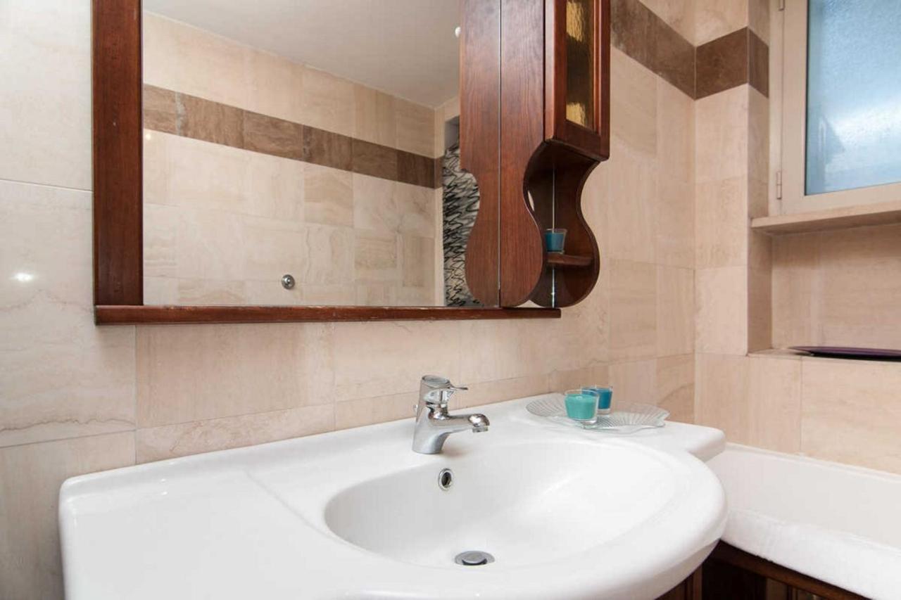 Termini Colosseum Apartment Рим Екстериор снимка